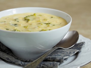 Cheese soup with minced meat