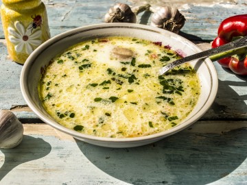 Cheese soup with minced meat