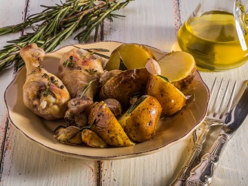 Garlic chicken with rosemary potatoes