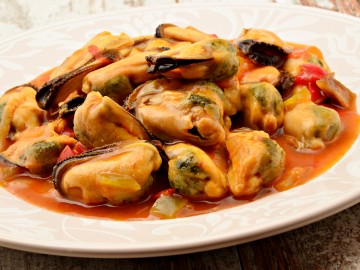 Mussels-saganaki