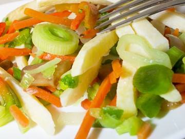 Carrot-orange salad with ginger vinaigrette and smoked duck breast