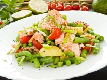 Potatoe salad with salmon