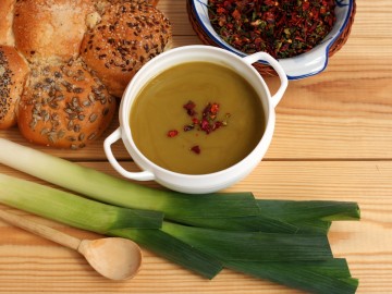 Simple leek soup