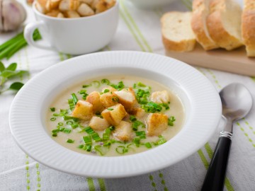 Garlic soup with garlic chips