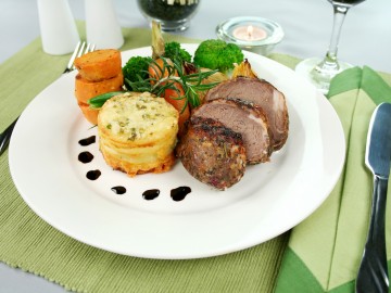 Lamb medallions  with wild garlic sauce